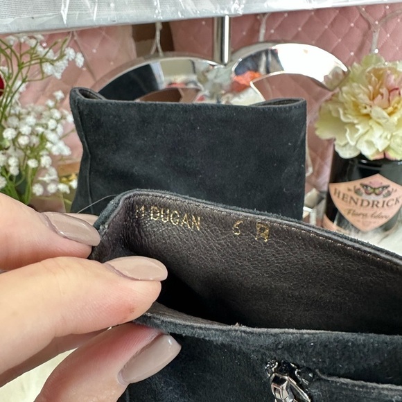 Authentic DONALD J. PLINER BLACK SUEDE DUGAN BOOTS BOOTIES SIZE 6 M - Picture 4 of 7